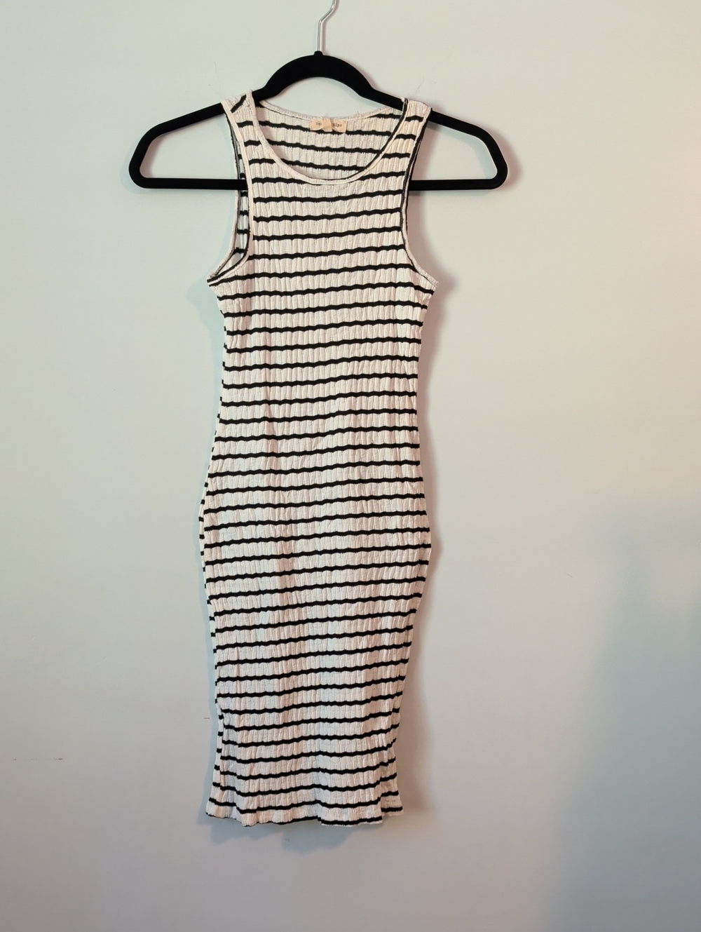 Heart Hips Sleeveless Ribbed Midi Dress — White & Black